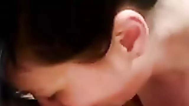 Yanağın yanında olgun Kırgız kızı siktim.