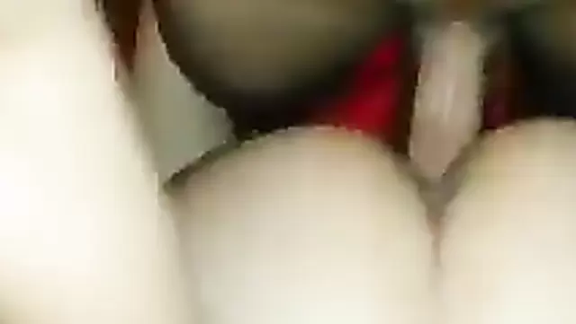 Gerçekçi bir doggystyle seks, ateşli bir Kırgız gençle