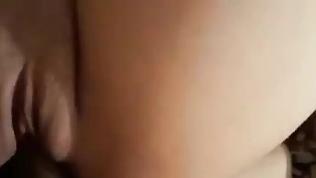 Kırgız kızın dar amına derinlemesine saplandım.