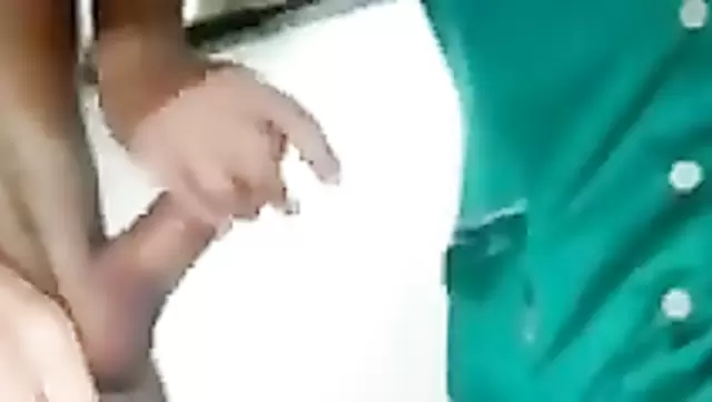 Kırgızistanlı orospu iş yerinde kocasını aldattı.