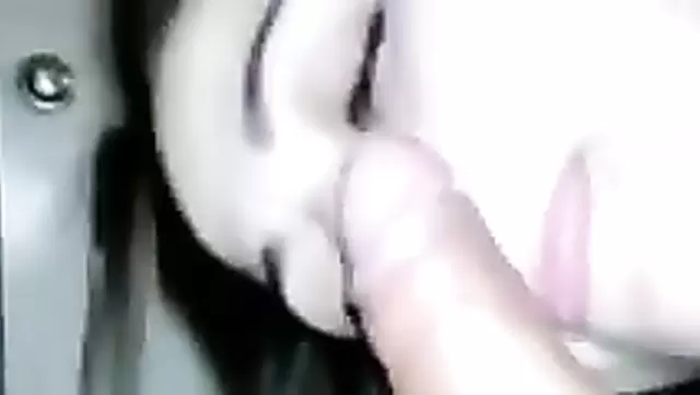 Kırgızistanlı güzellik, kocasına ağızla zevk veriyor.